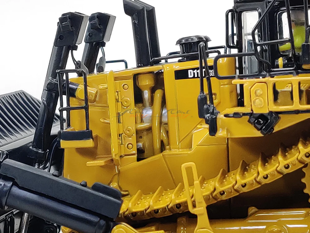 CAT D11T CD Carrydozer 1:50 Diecast Master scale model - Image 11