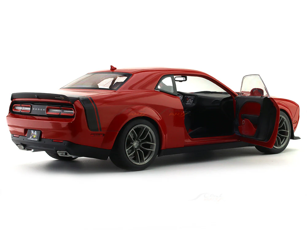 Dodge Challenger R/T Scat Pack Widebody red 1:18 Solido diecast scale model - Image 10