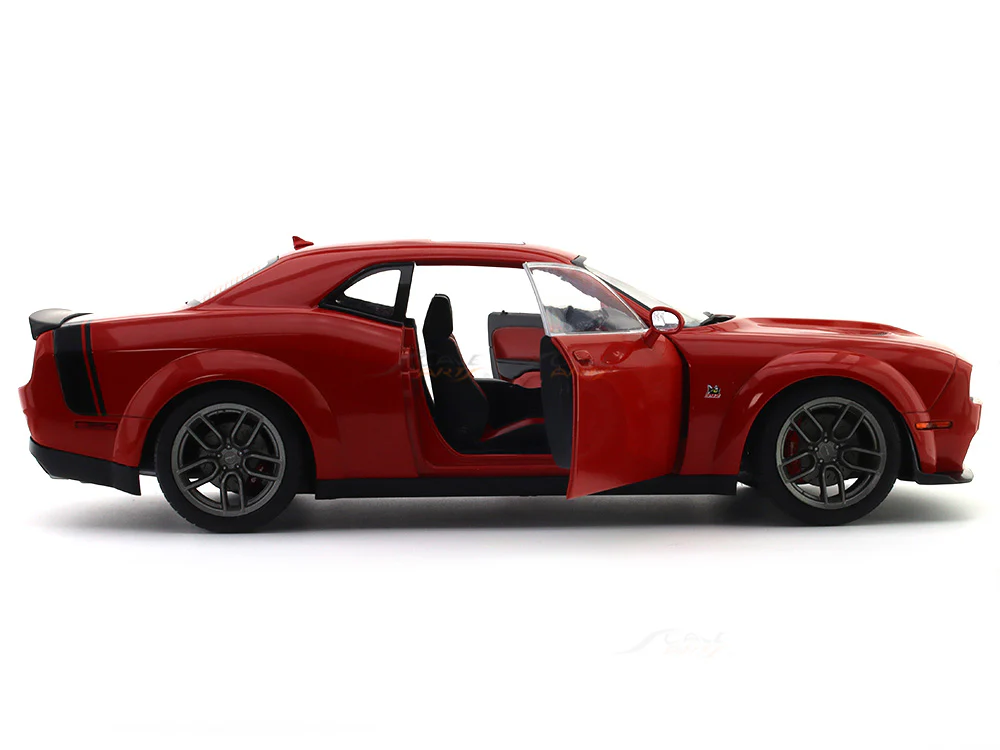 Dodge Challenger R/T Scat Pack Widebody red 1:18 Solido diecast scale model - Image 11