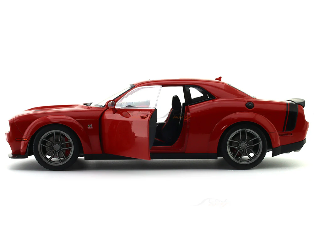Dodge Challenger R/T Scat Pack Widebody red 1:18 Solido diecast scale model - Image 8