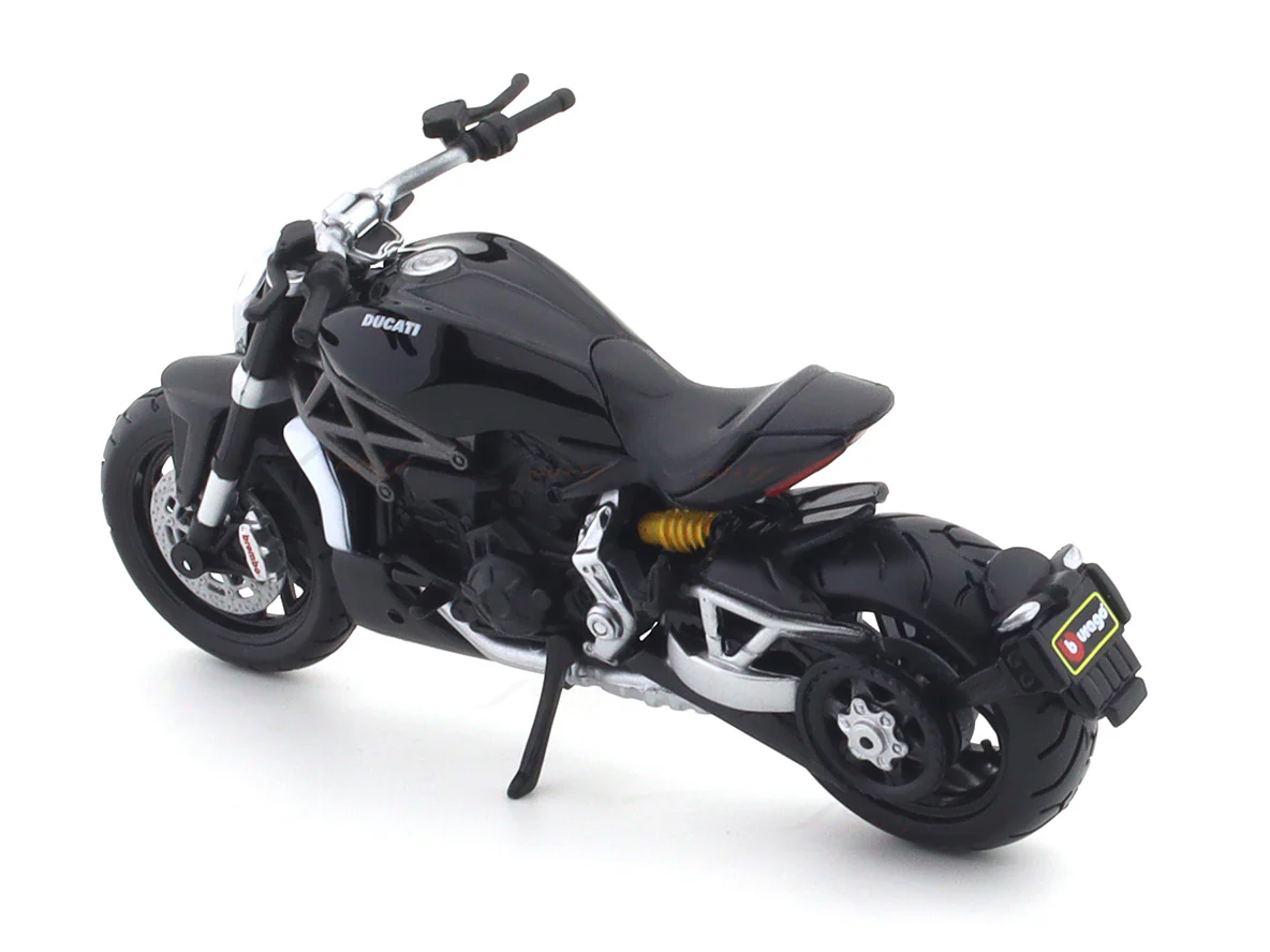 Ducati X Diavel S 1:18 Bburago licensed diecast scale model bike - Image 6