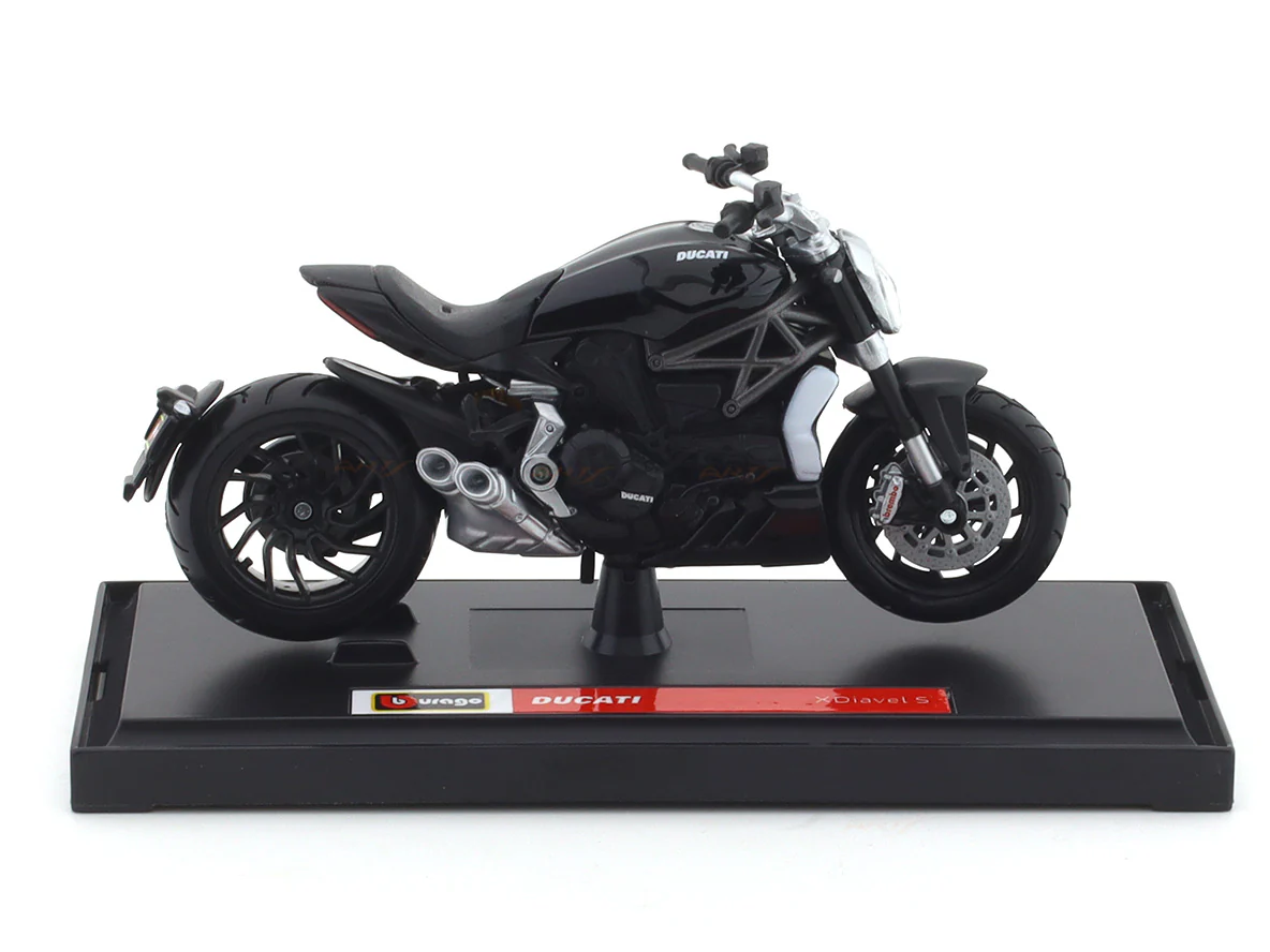 Ducati X Diavel S 1:18 Bburago licensed diecast scale model bike - Image 8