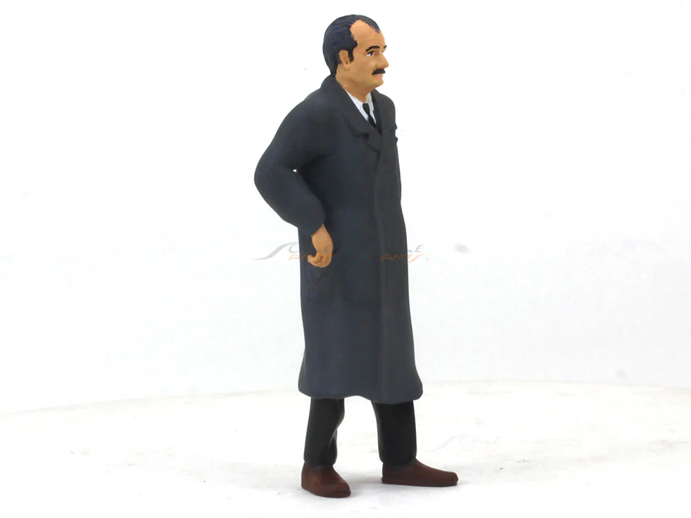 Ferdinand Porsche style 1:18 Scale Arts In scale model figure / accessories - Image 3