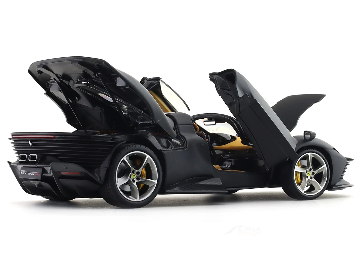 Ferrari Daytona SP3 Carbon Series 1:18 Bburago Limited Edition Diecast Scale Model car - Image 12