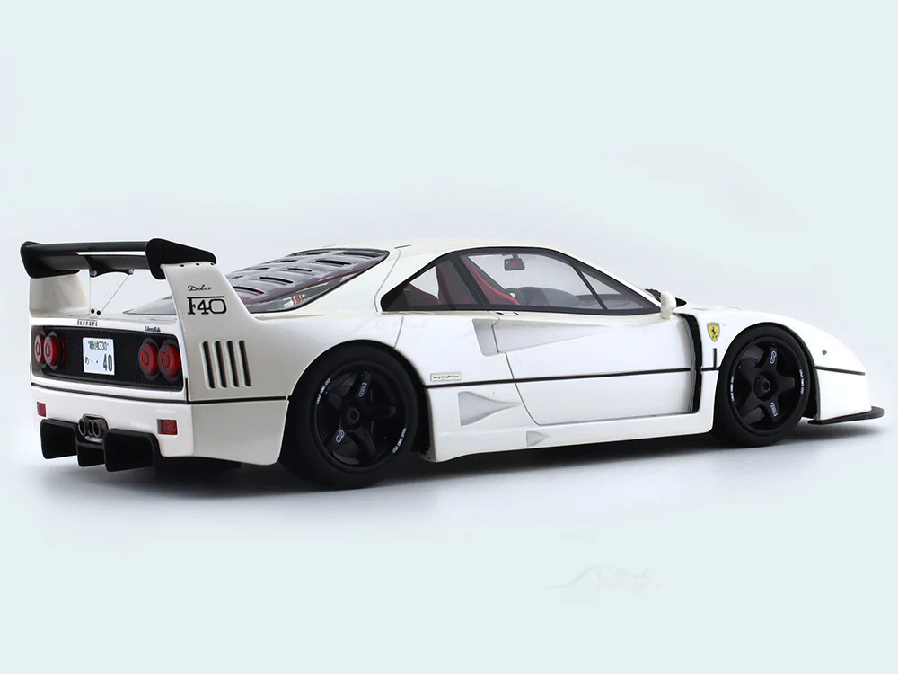 Ferrari F40 LBWK 1:18 GT Spirit Scale Model collectible - Image 4