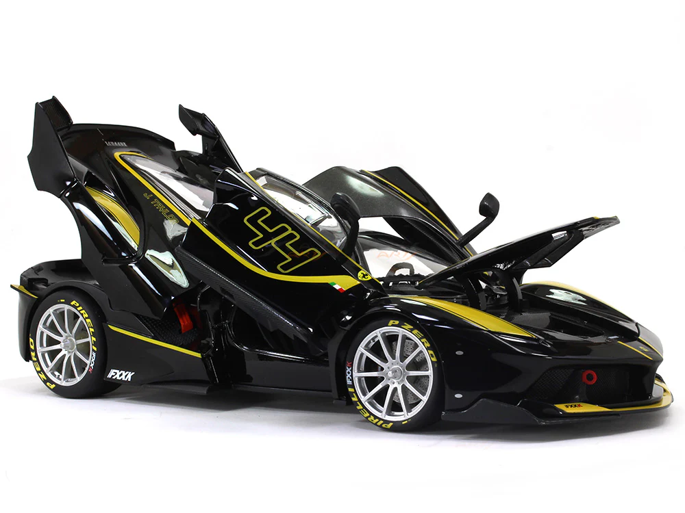 Ferrari FXX-K #44 Signature Series 1:18 Bburago diecast scale model car - Image 12