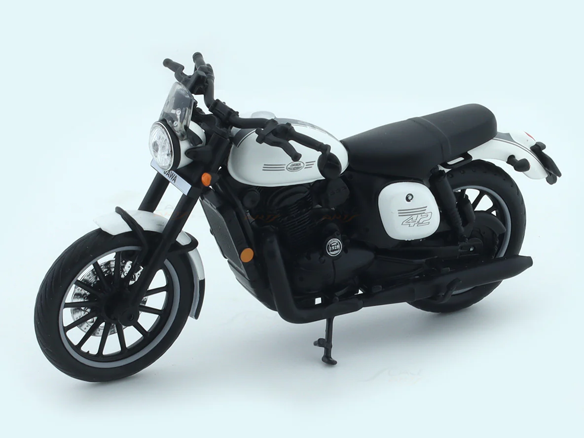 Jawa 42 White 1:18 Maisto licensed diecast scale model bike collectible - Image 10