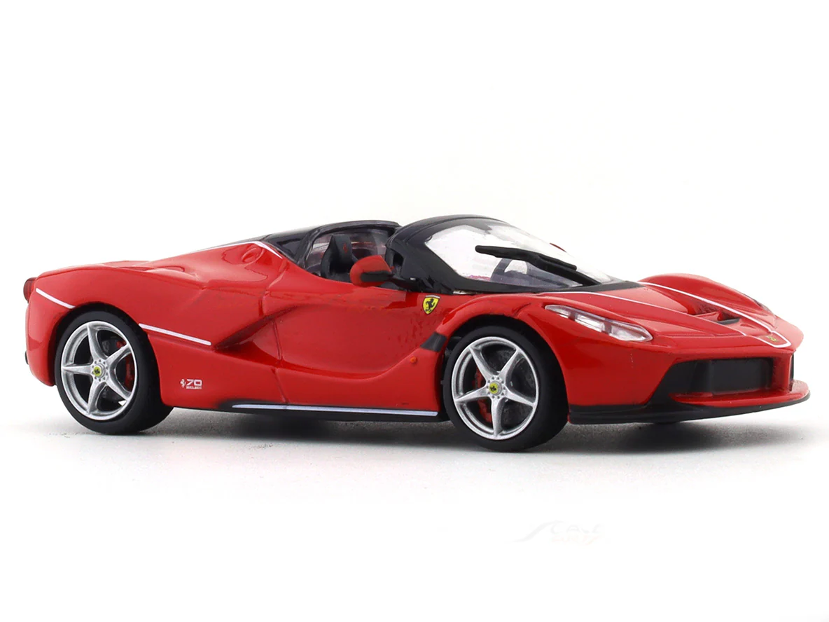 LaFerrari Aperta Red 1:43 Bburago Signature diecast scale model car - Image 5