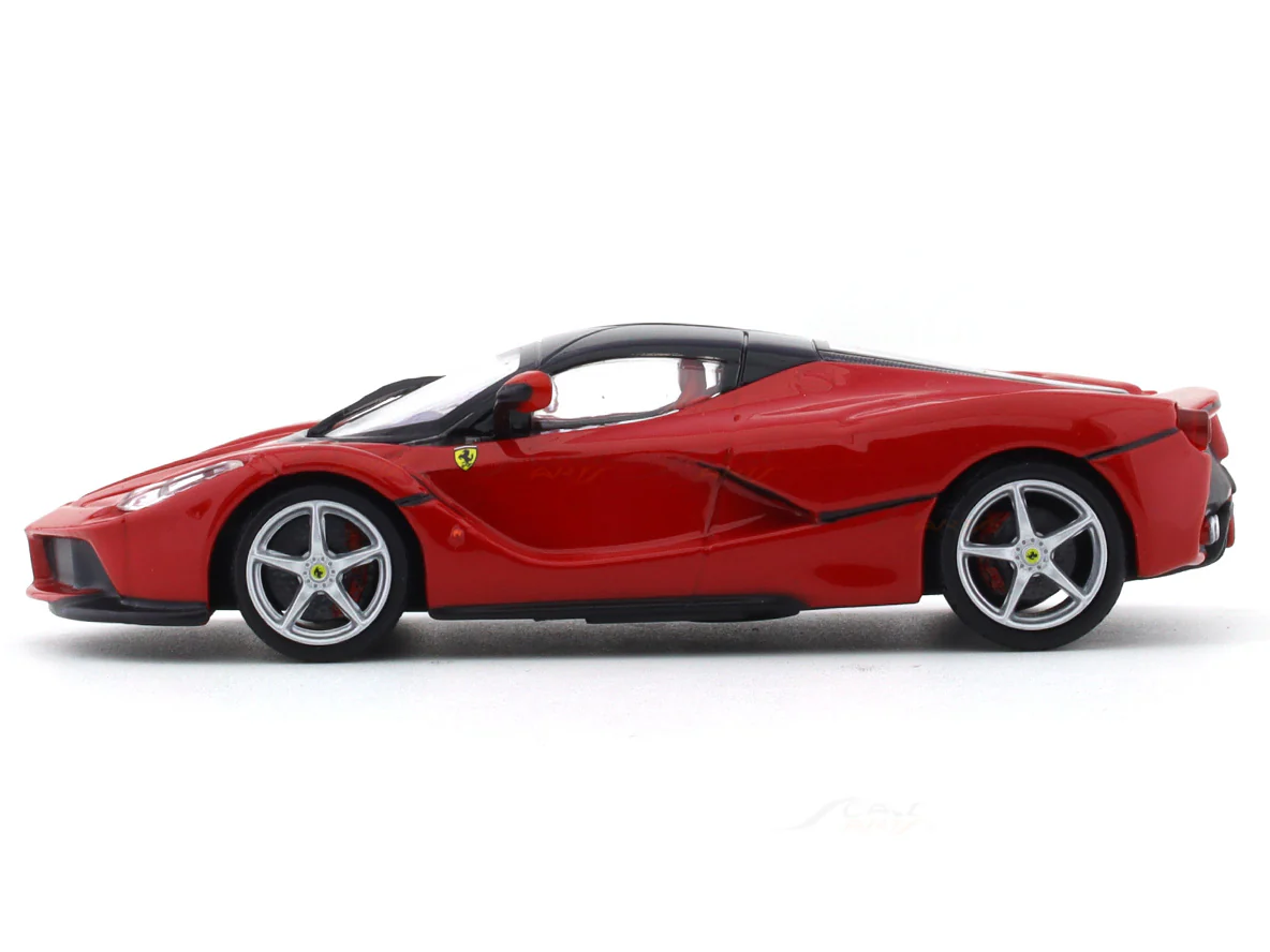 LaFerrari Red 1:43 Bburago Signature diecast scale model car - Image 2