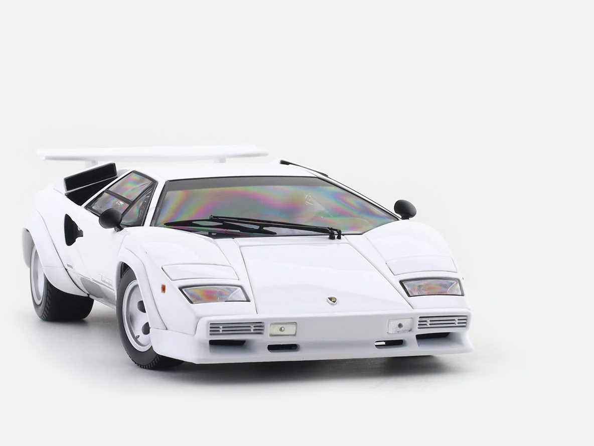 Lamborghini Countach LP400S White 1:18 Kyosho Premium Licensed Diecast Scale Model Car Collectible - Image 9