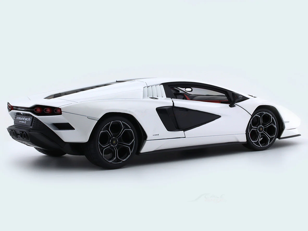Lamborghini Countach LPI 800-4 1:18 Maisto diecast scale model car collectible - Image 4