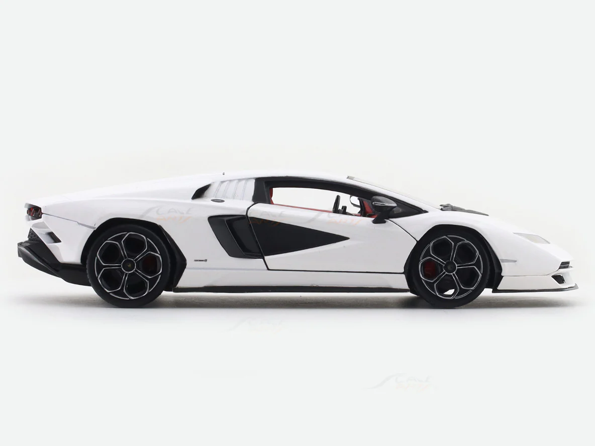 Lamborghini Countach LPI 800-4 white 1:24 Bburago with Acrylic Case Licensed Diecast Scale Model Car Collectible - Image 6