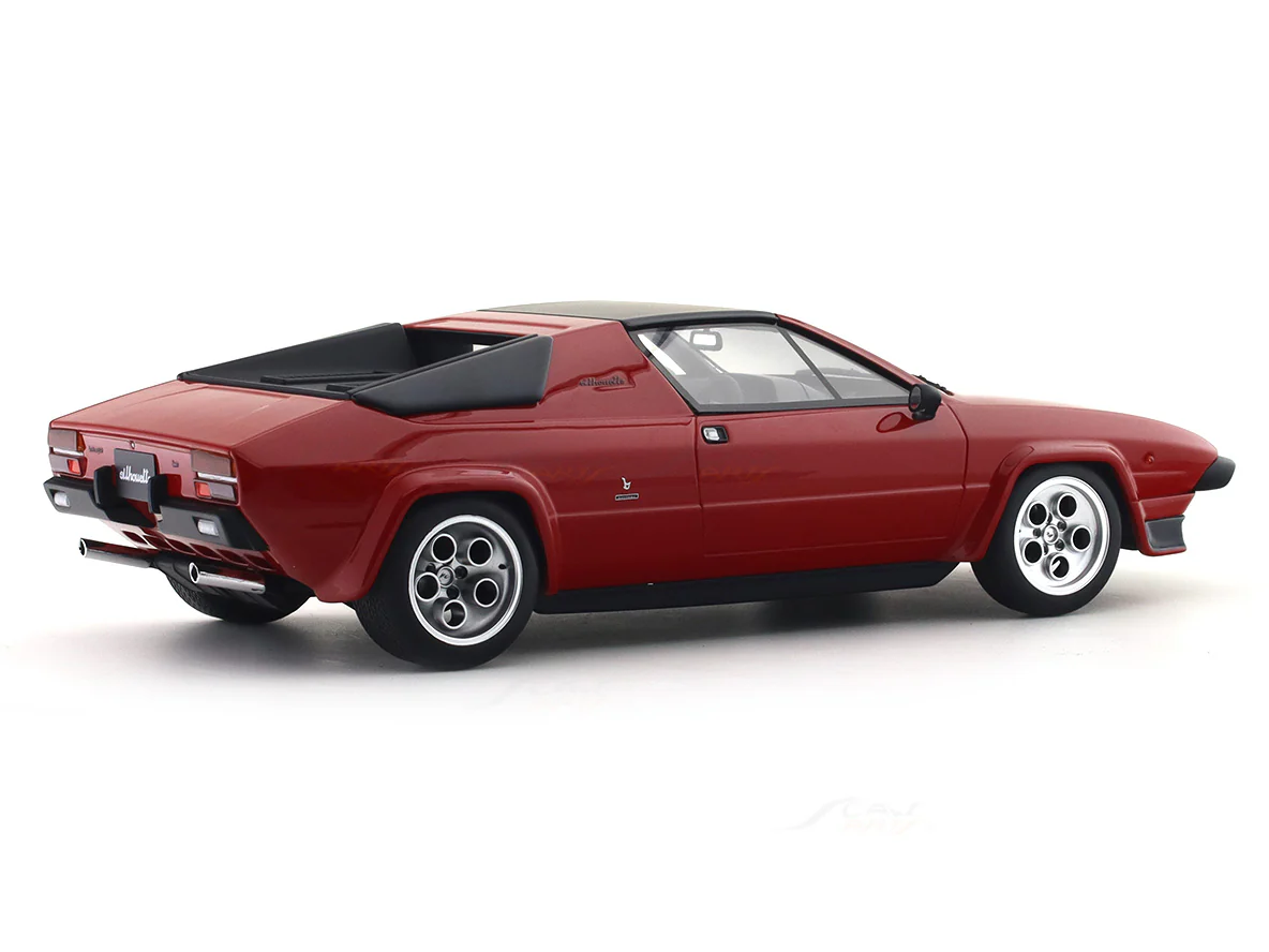 Lamborghini Silhouette Red 1:18 Kyosho Premium Licensed Resin Scale Model Car Collectible - Image 4