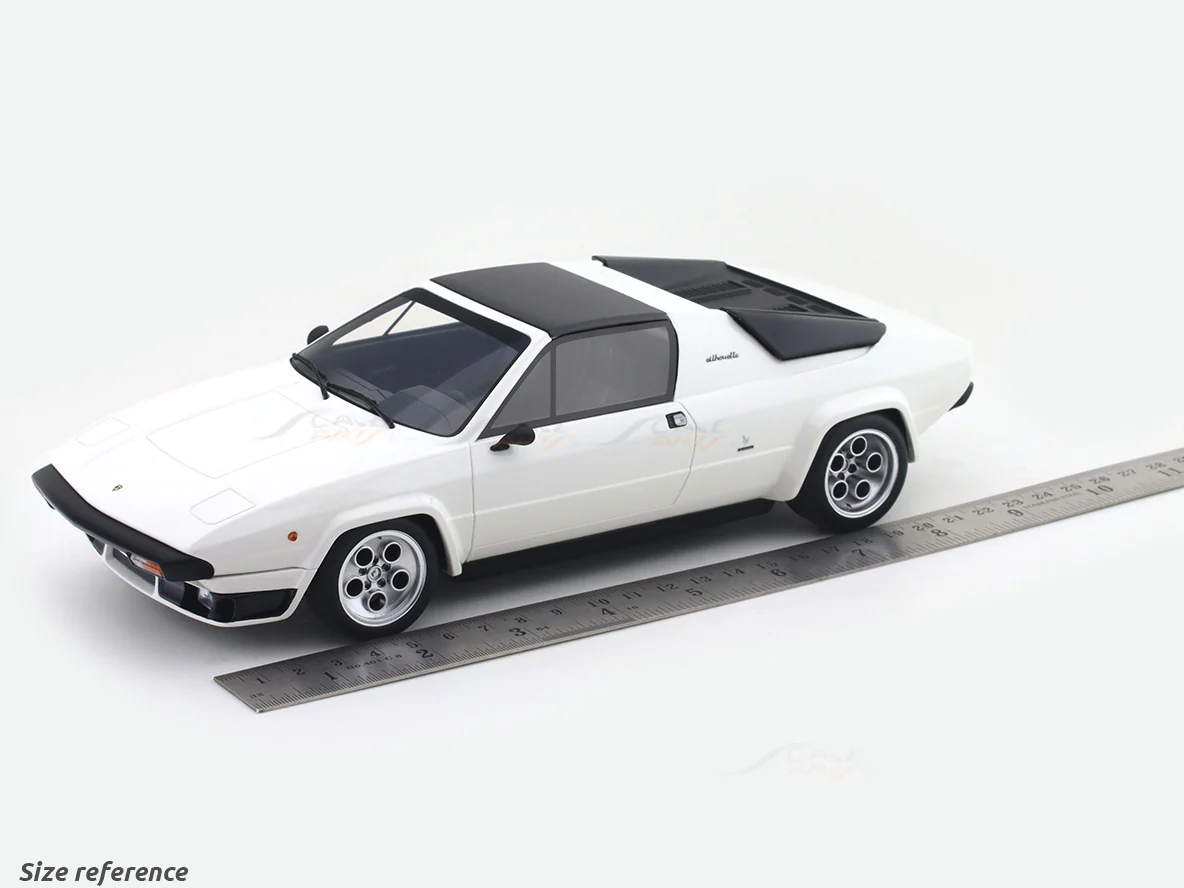 Lamborghini Silhouette White 1:18 Kyosho Premium Licensed Resin Scale Model Car Collectible - Image 10