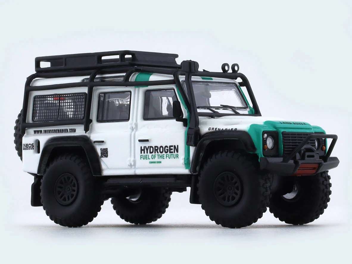 Land Rover Defender 110 Hydrogen 1:64 Master diecast scale model collectible - Image 7