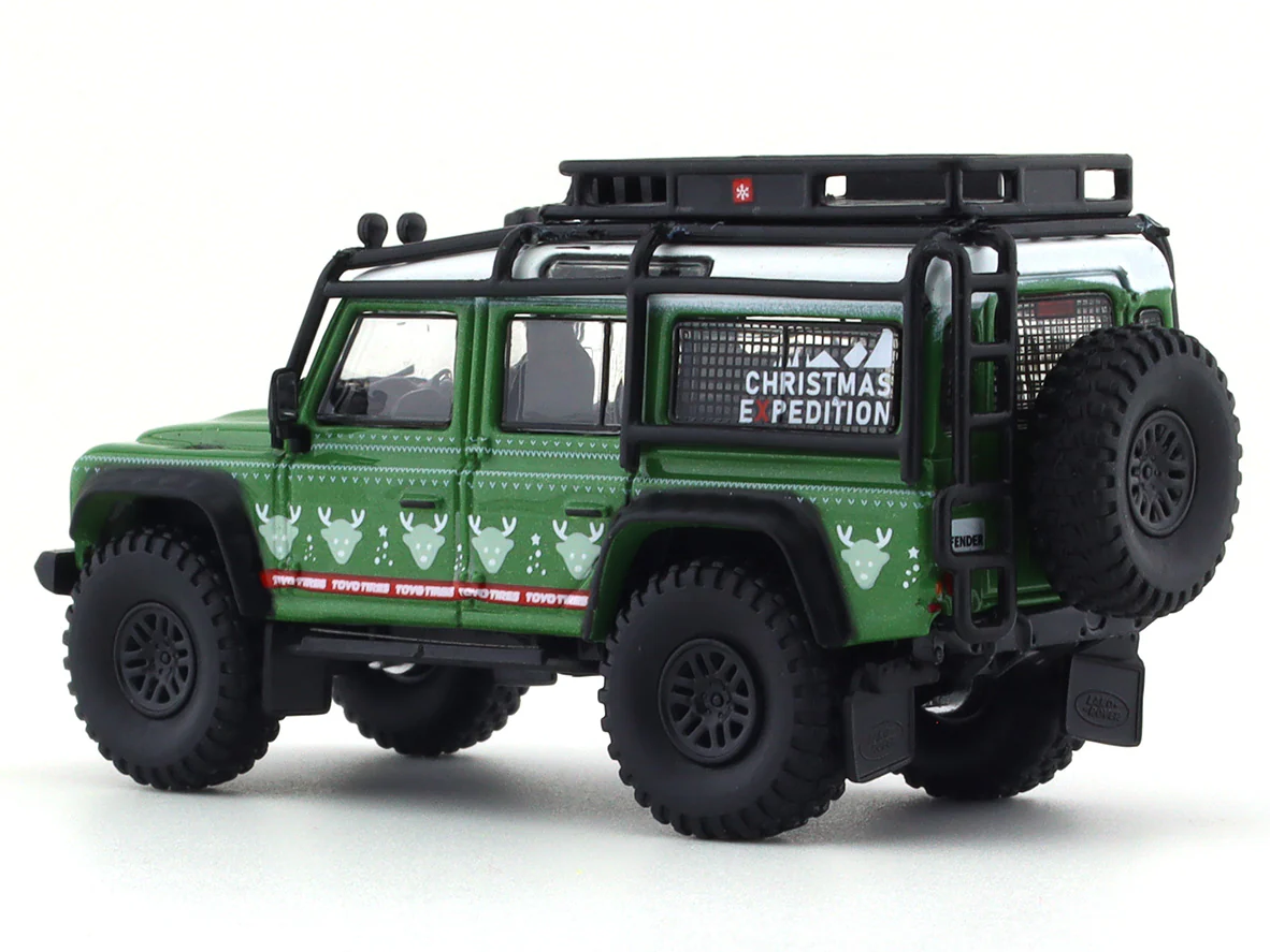 Land Rover Defender Christmas Expedition 1:64 Master diecast scale model car - Image 4