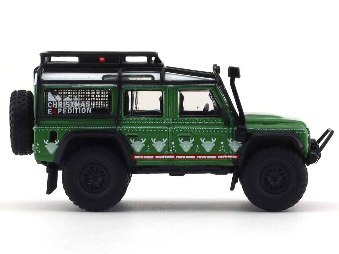Land Rover Defender Christmas Expedition 1:64 Master diecast scale model car - Image 6