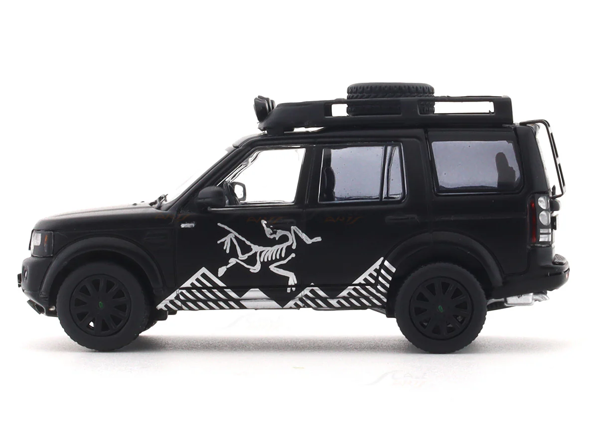 Land Rover Discovery black 1:64 GCD diecast scale model car - Image 2