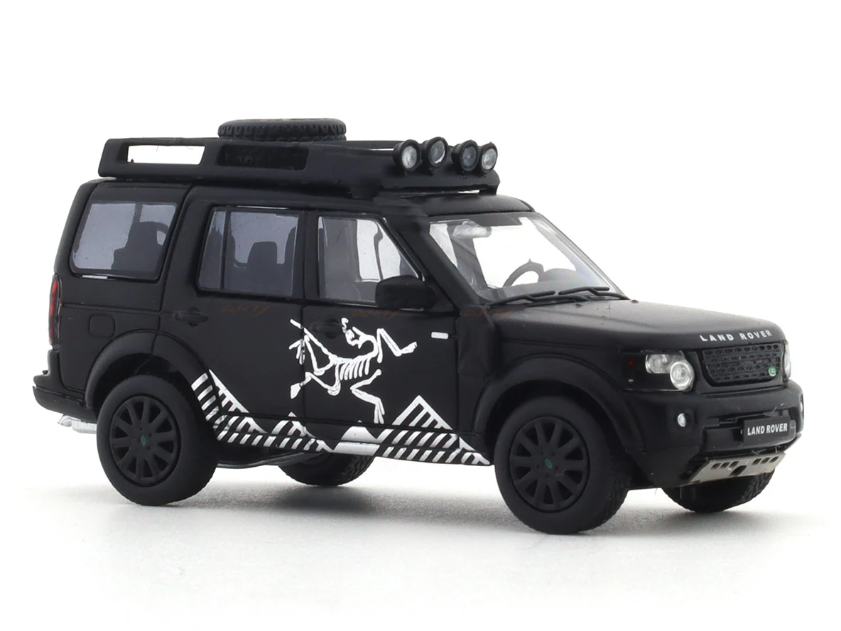 Land Rover Discovery black 1:64 GCD diecast scale model car - Image 6