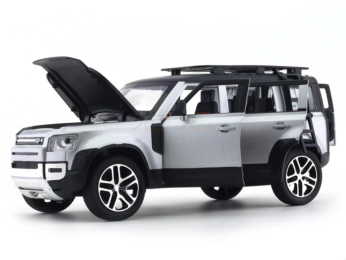 Land Rover New Defender 110 silver 1:24 diecast toy car alloy toy with lights - Image 7