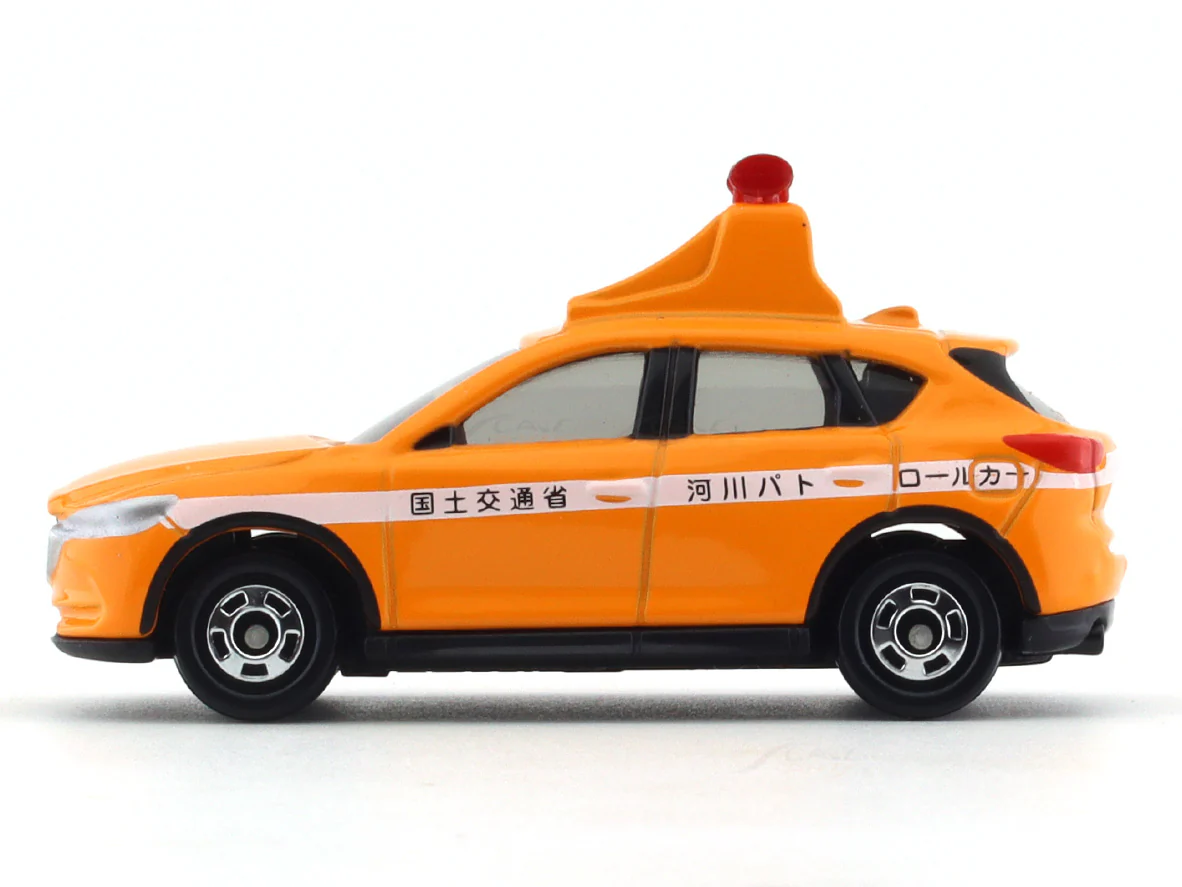 Mazda CX-5 1:66 Tomica No 52 diecast scale car model - Image 2