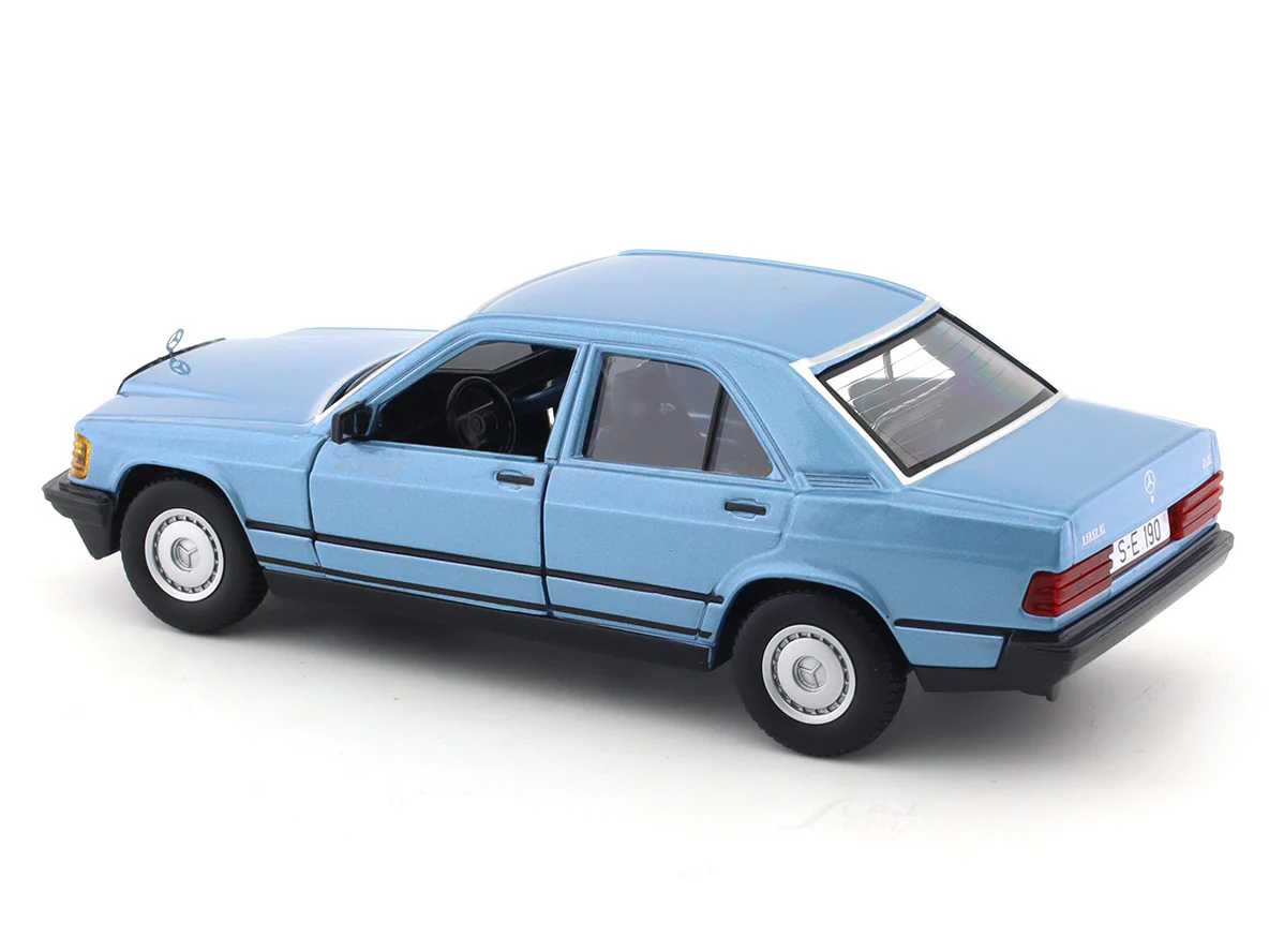 Mercedes-Benz 190E 2.6 blue 1:24 Bburago licensed diecast Scale Model car - Image 15