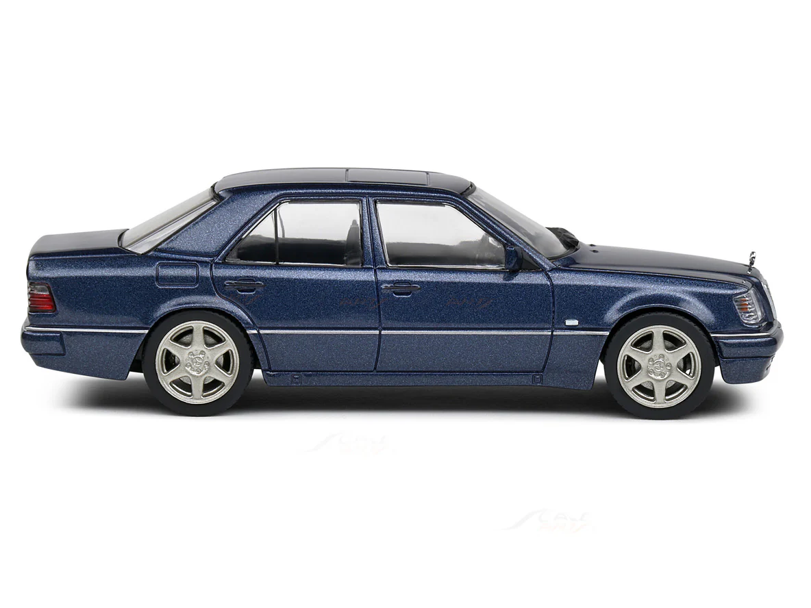 Mercedes-Benz E60 AMG based on W124 E500 blue 1:43 Solido licensed diecast Scale Model collectible - Image 4