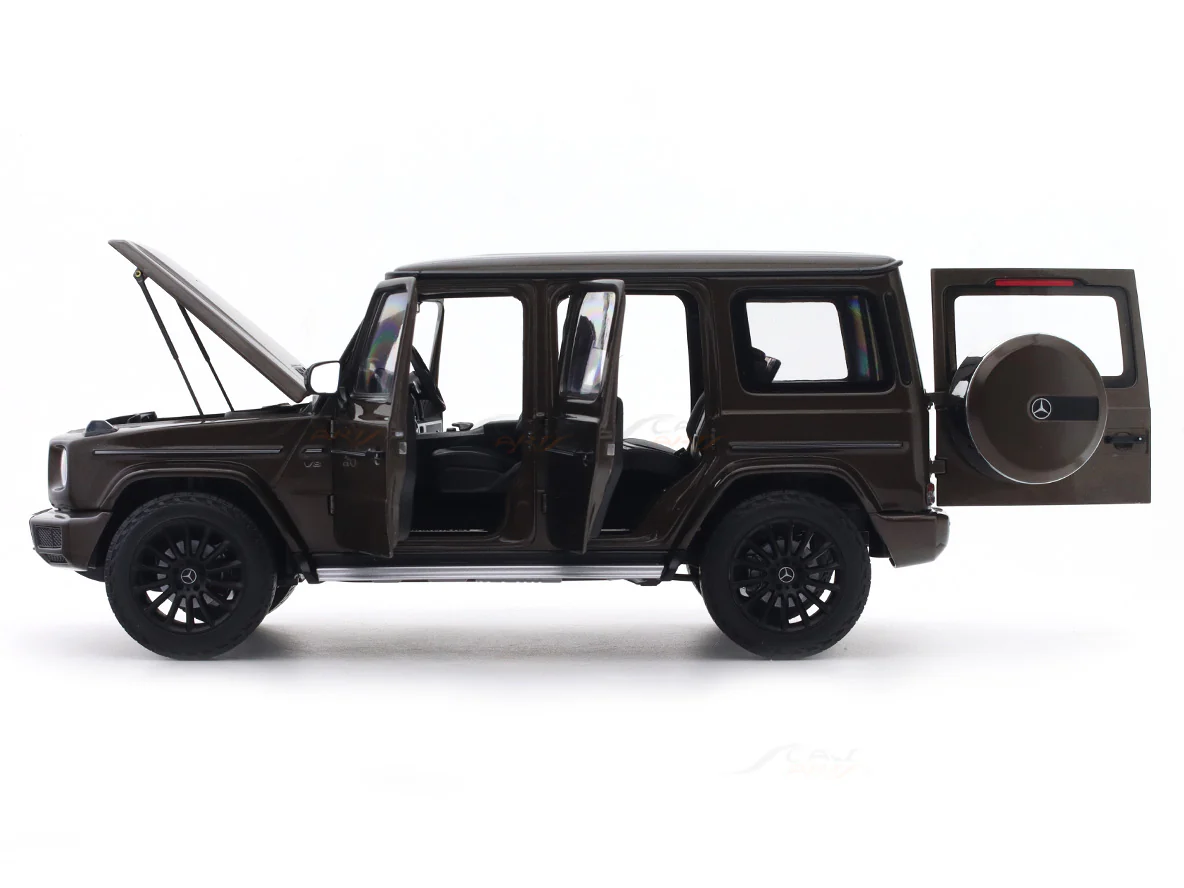 Mercedes-Benz G63 AMG W463 Brown 1:18 Minichamps diecast scale model car collectible - Image 9