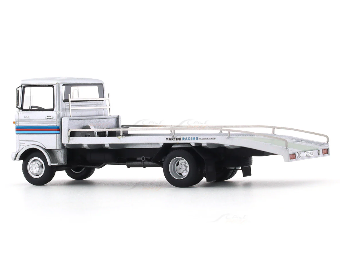 Mercedes-Benz LP608 Flatbed 1:64 Scale Mini scale model collectible truck - Image 3