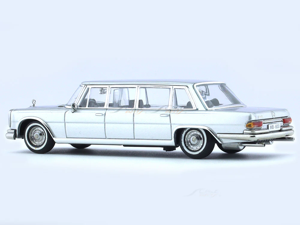 Mercedes-Benz Pullman W100 silver 1:64 Yunali diecast scale model collectible - Image 3