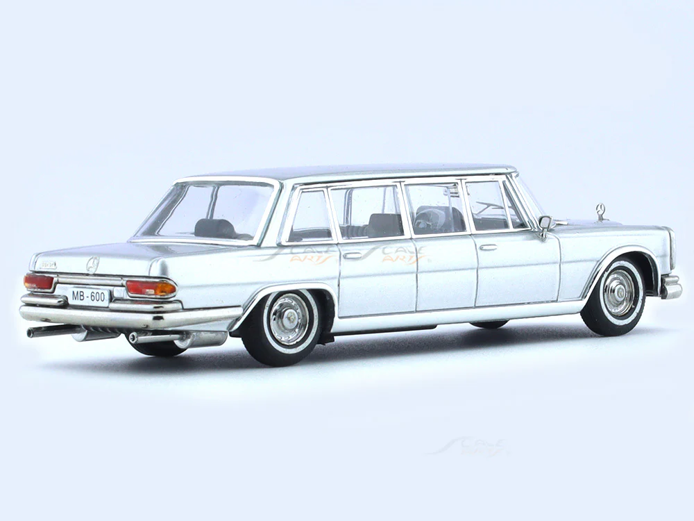 Mercedes-Benz Pullman W100 silver 1:64 Yunali diecast scale model collectible - Image 4