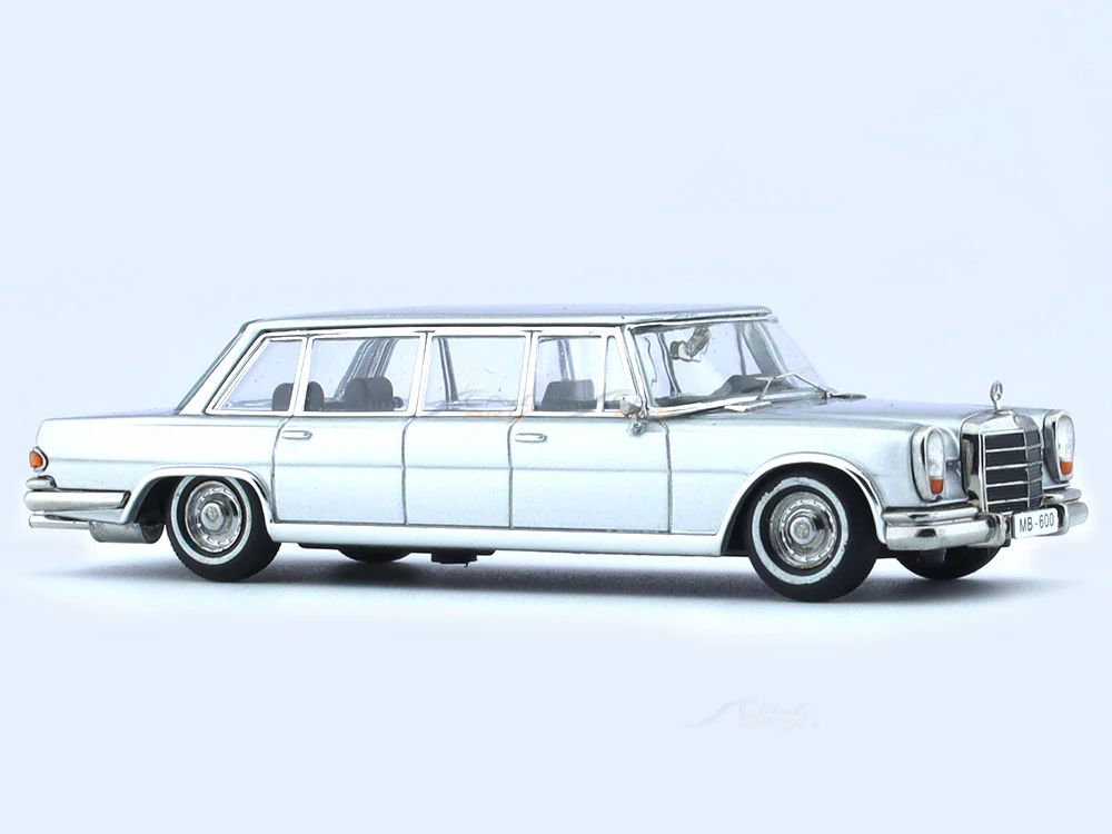Mercedes-Benz Pullman W100 silver 1:64 Yunali diecast scale model collectible - Image 6