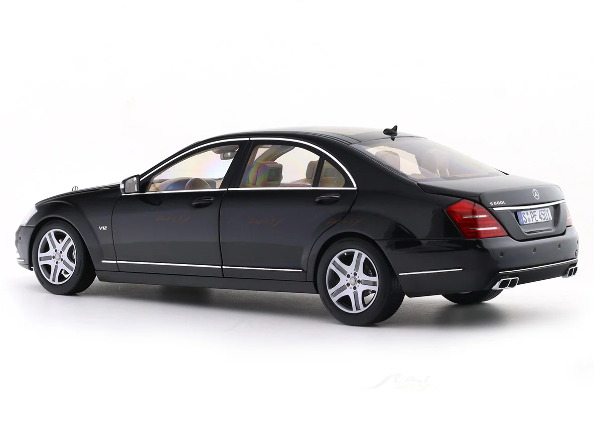 Mercedes-Benz S Class S600L AMG W221 black 1:18 Motorhelix licensed premium diecast scale model car collectible - Image 4