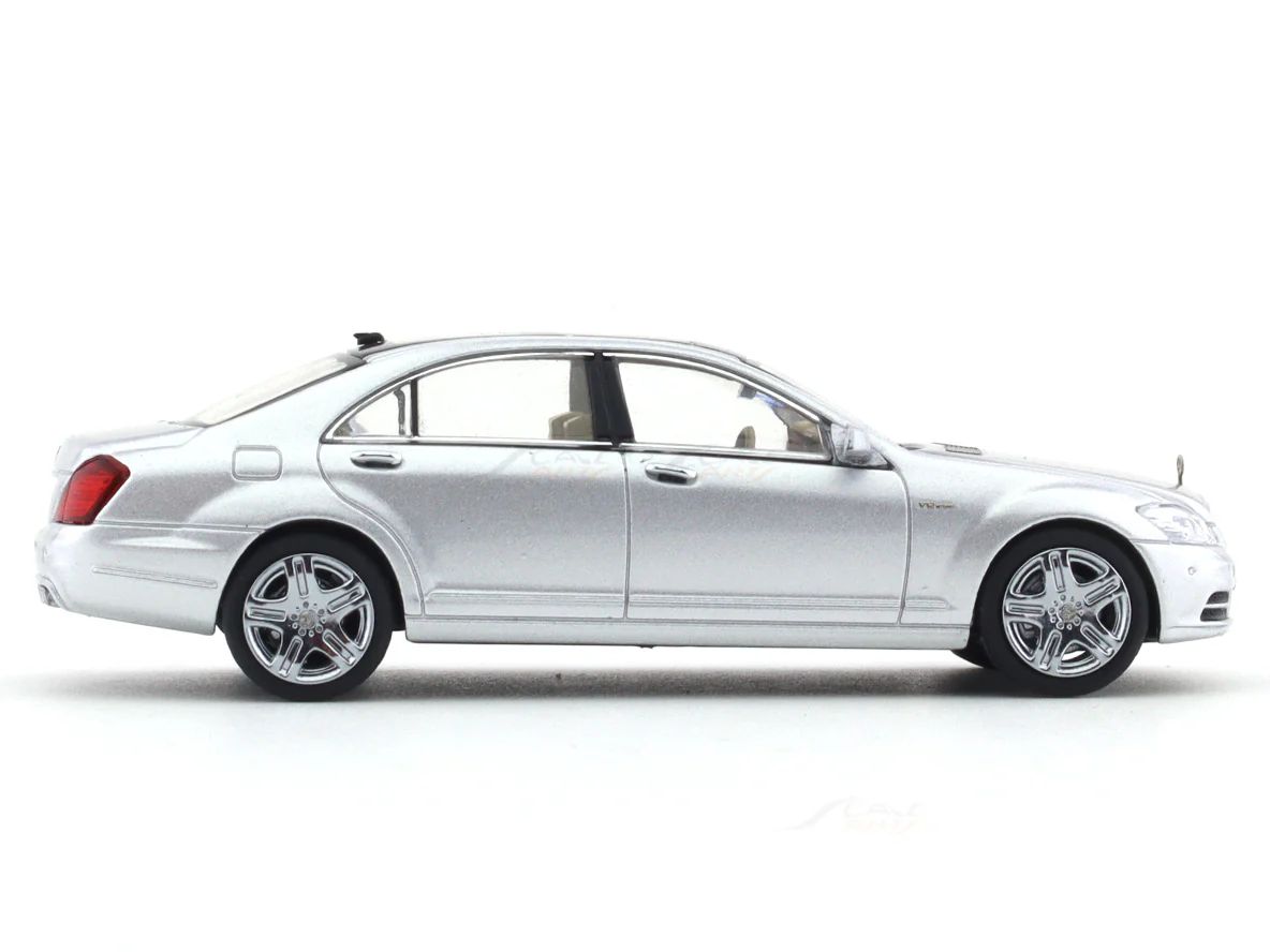 Mercedes-Benz S-Class S600L W221 silver 1:64 Motorhelix diecast scale model car - Image 5