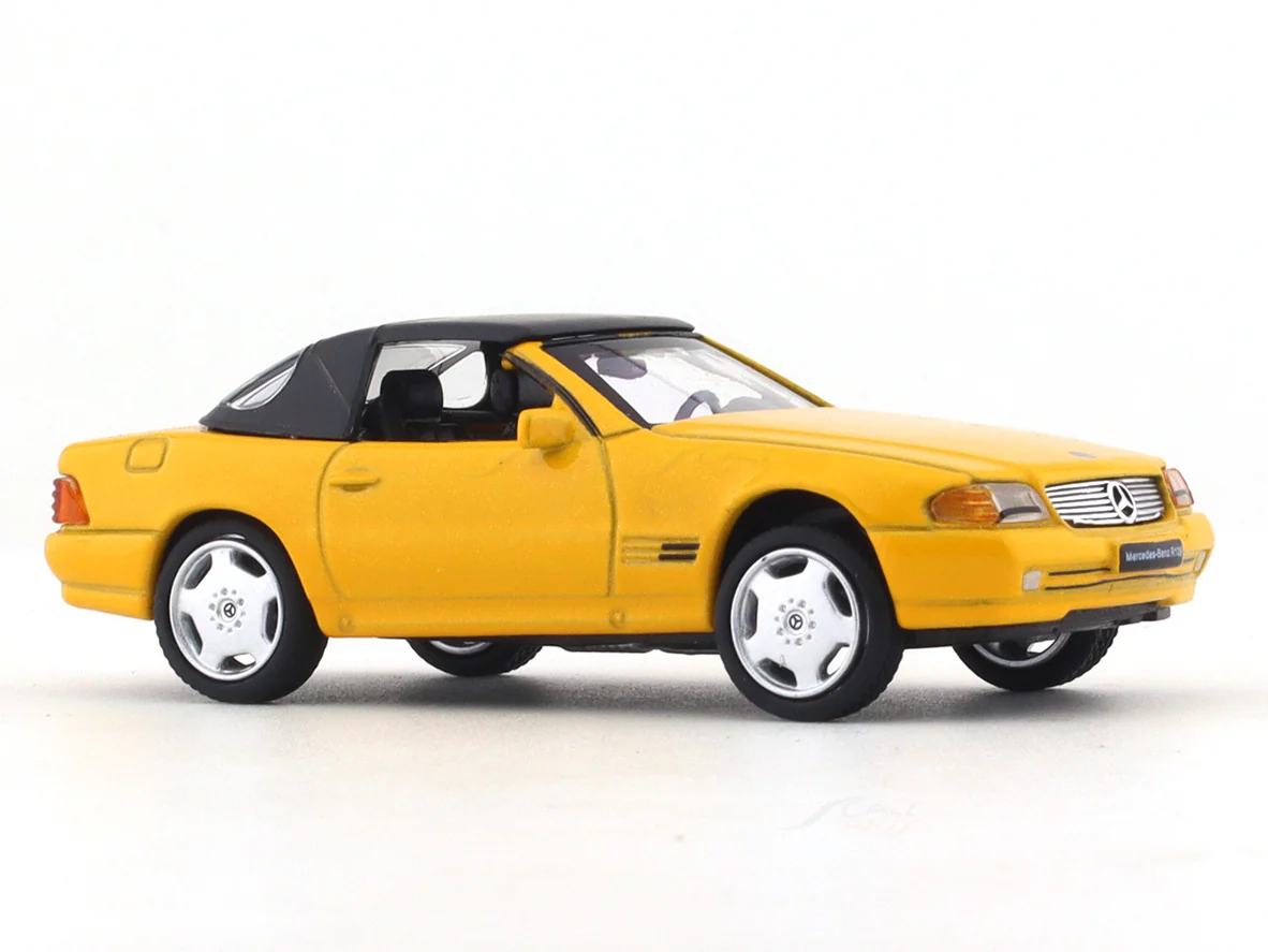 Mercedes-Benz SL500 R129 yellow 1:64 DCT diecast scale model collectible - Image 7