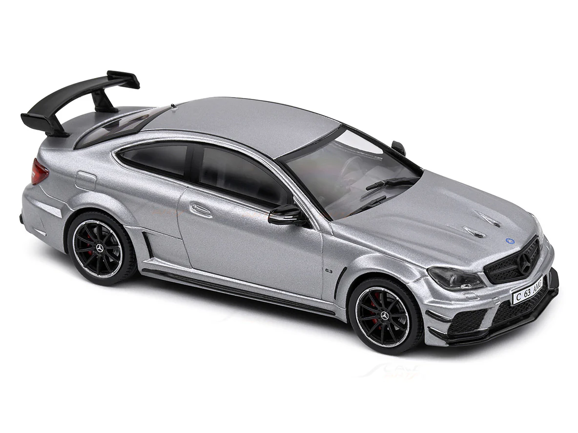 Mercedes-Benz C63 AMG Black Series Silver 1:43 Solido licensed diecast Scale Model collectible - Image 7