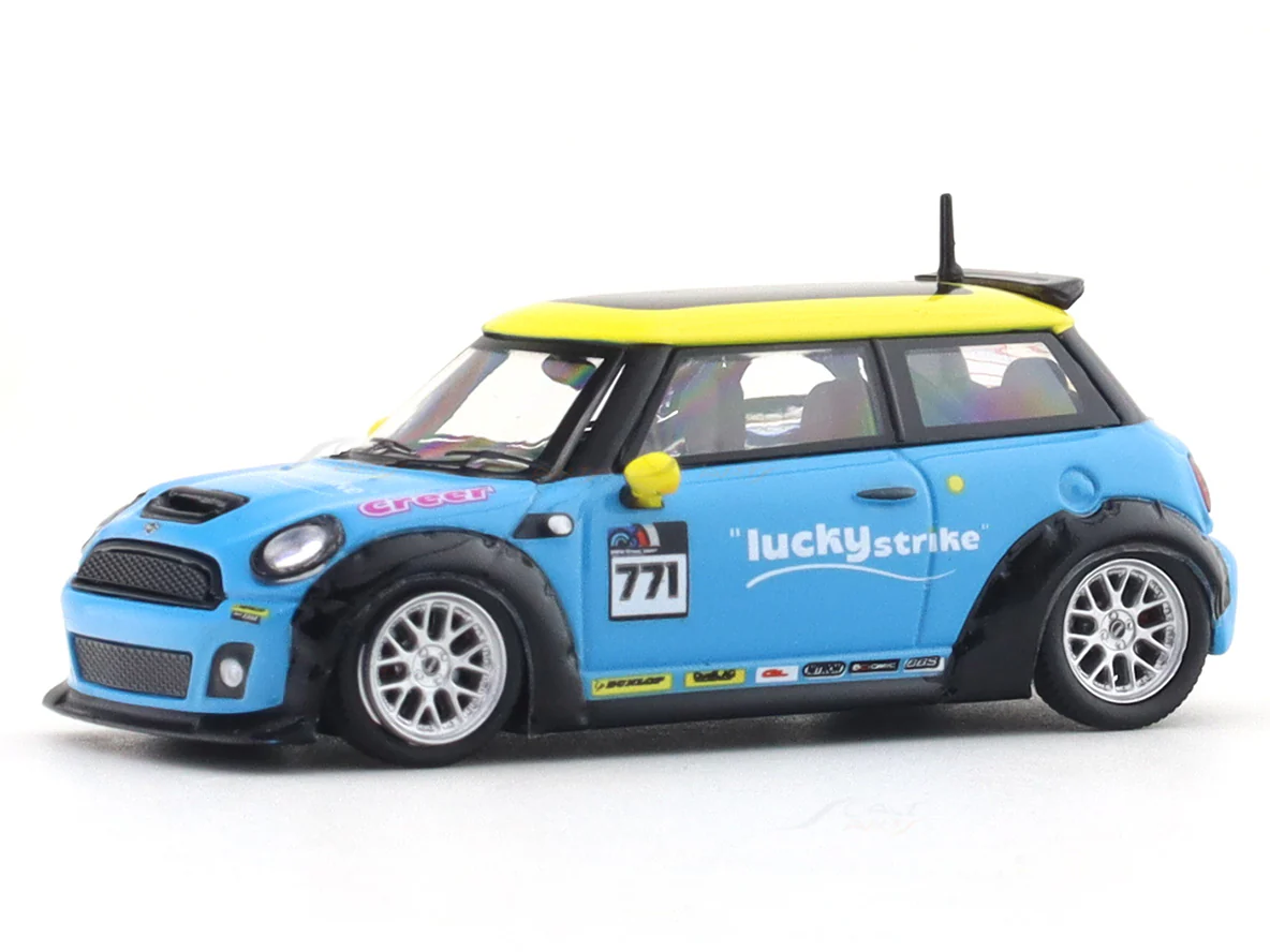 Mini Cooper R56 Lucky Strike with figure 1:64 Time Micro Diecast Scale Model Car Miniature - Image 2