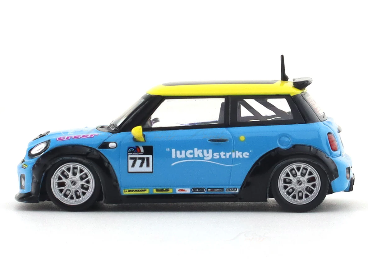 Mini Cooper R56 Lucky Strike with figure 1:64 Time Micro Diecast Scale Model Car Miniature - Image 3