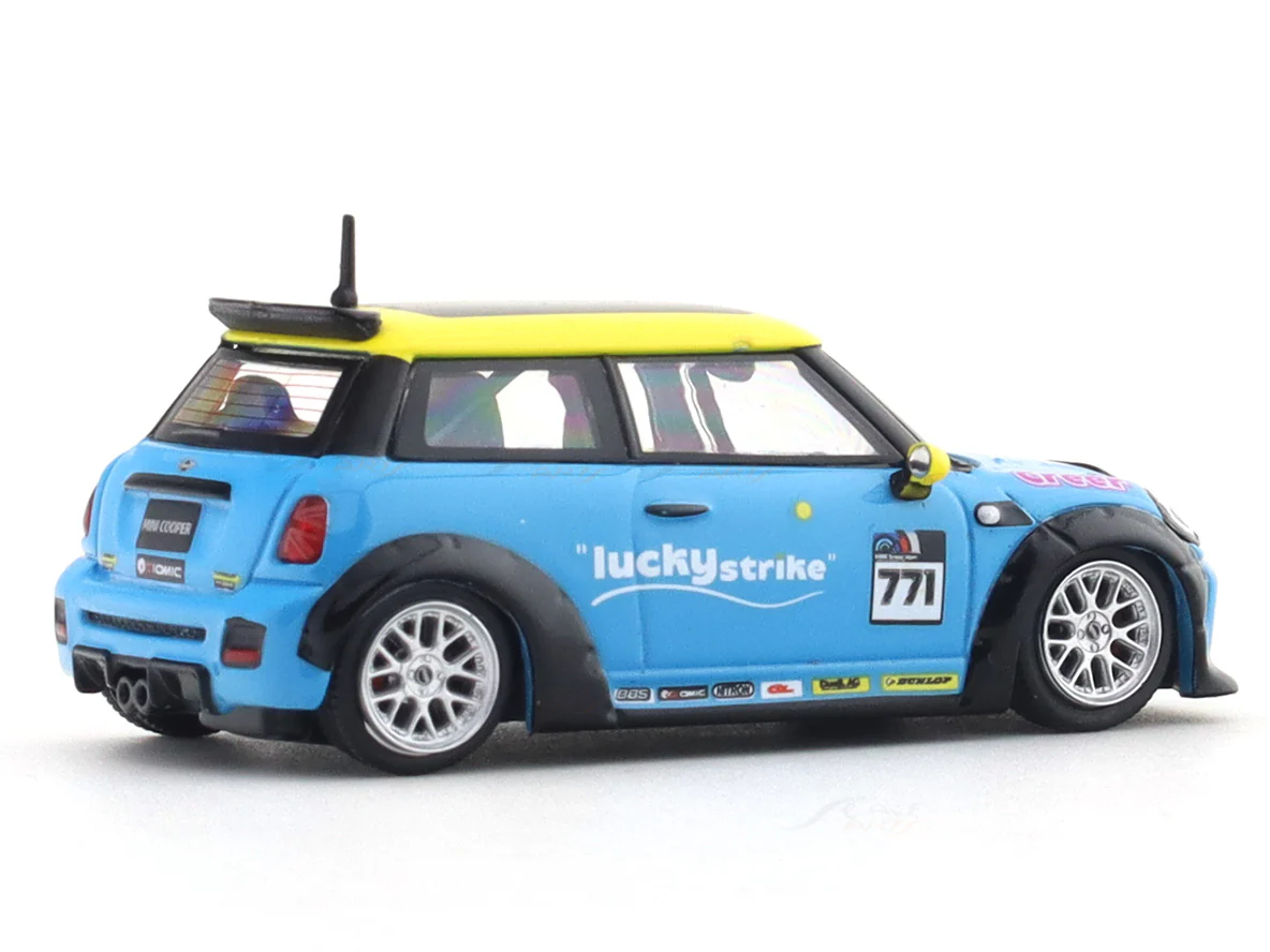 Mini Cooper R56 Lucky Strike with figure 1:64 Time Micro Diecast Scale Model Car Miniature - Image 5