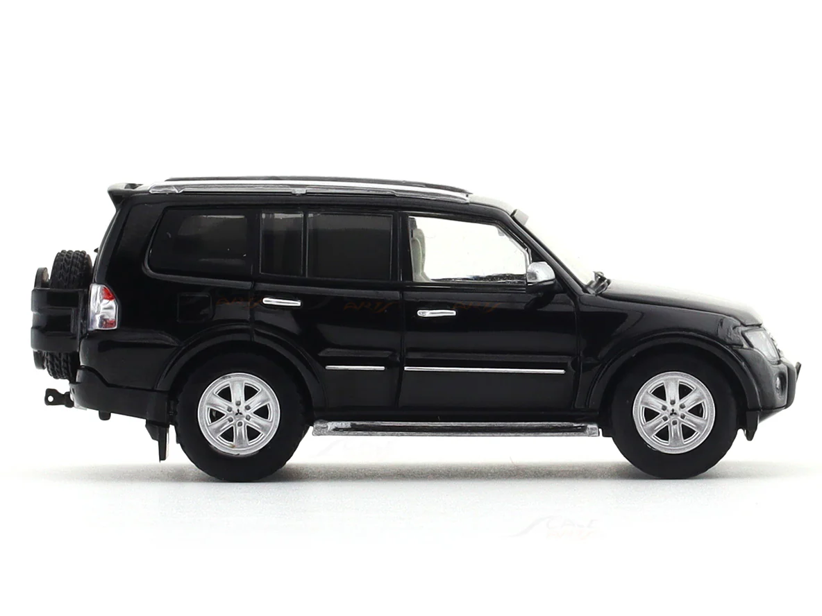 Mitsubishi Pajero V97 black 1:64 Shadow Pro diecast scale model car miniature collectible - Image 5