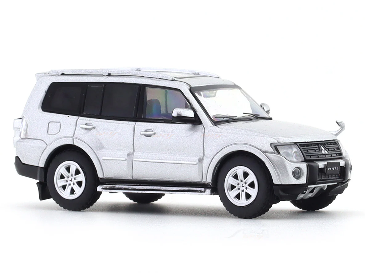 Mitsubishi Pajero V97 Silver 1:64 Shadow Pro diecast scale model car miniature collectible - Image 6