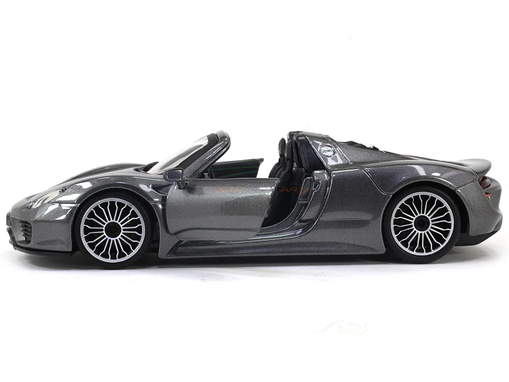 Porsche 918 Spyder grey 1:24 Bburago diecast scale model car - Image 8