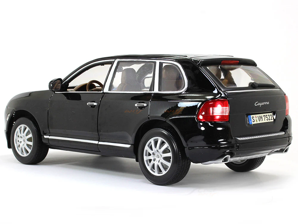 Porsche Cayenne 1:18 Maisto diecast Scale Model car - Image 3