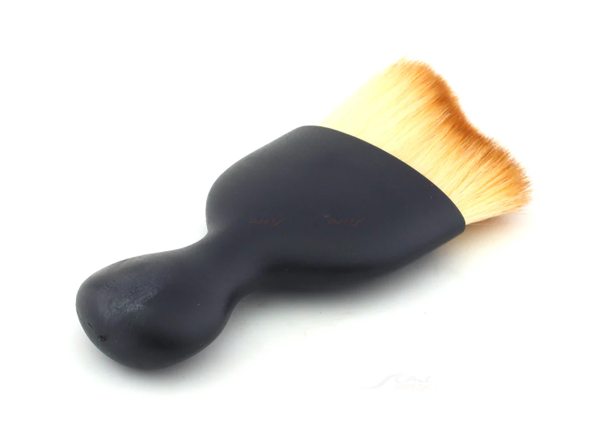 Soft brush for scale model care cleaning - Image 3
