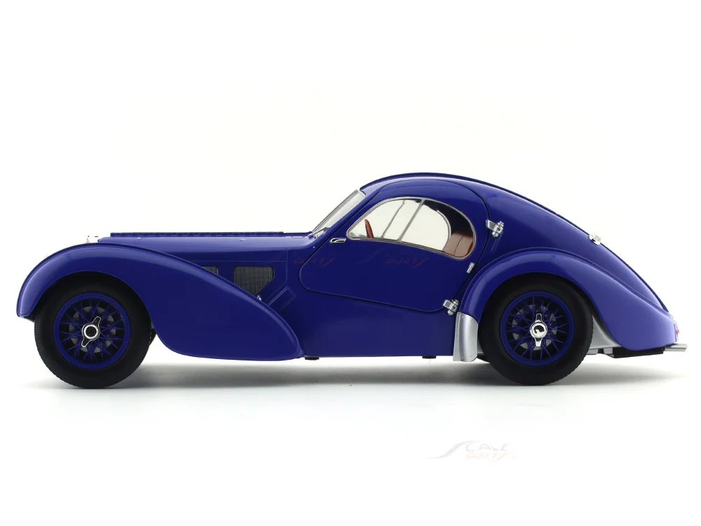 Solido 1:18 1937 Bugatti 57SC Atlantic dark blue diecast Scale Model collectible - Image 2