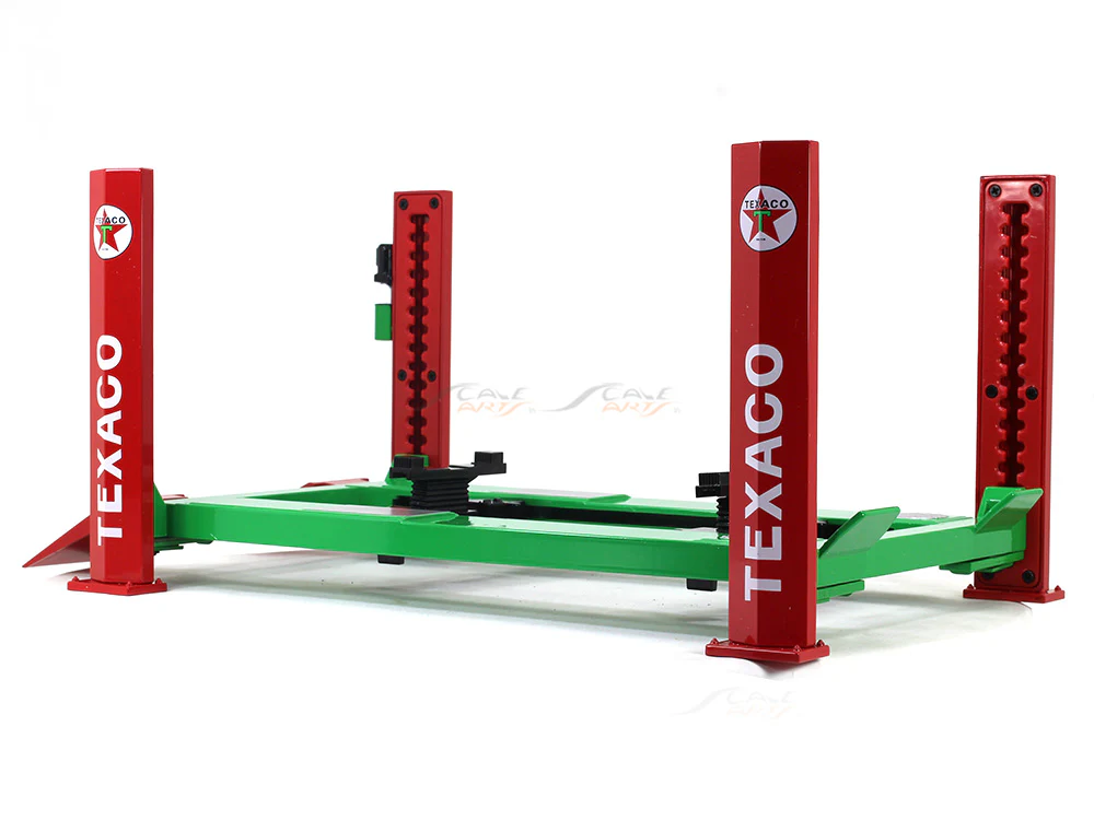 Texaco Four Post lift 1:18 Greenlight car model diorama accessory - Image 3