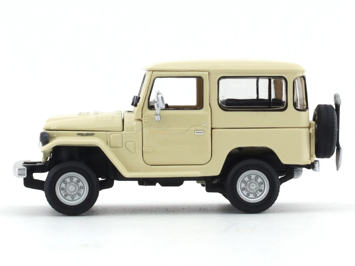 Toyota Land Cruiser FJ40 beige 1:64 Hobby Fans diecast scale model collectible - Image 2