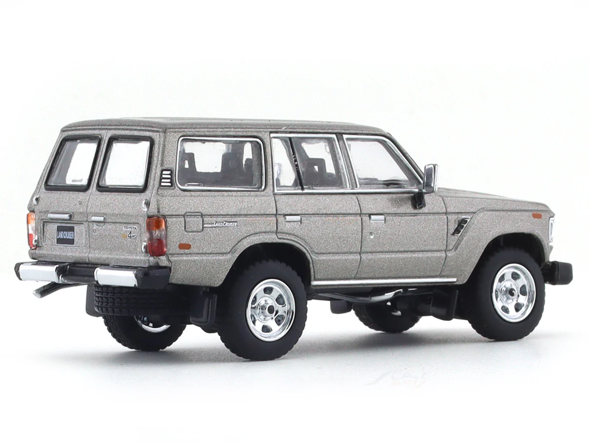 Toyota Land Cruiser LC60 grey 1:64 GCD diecast scale model car - Image 4