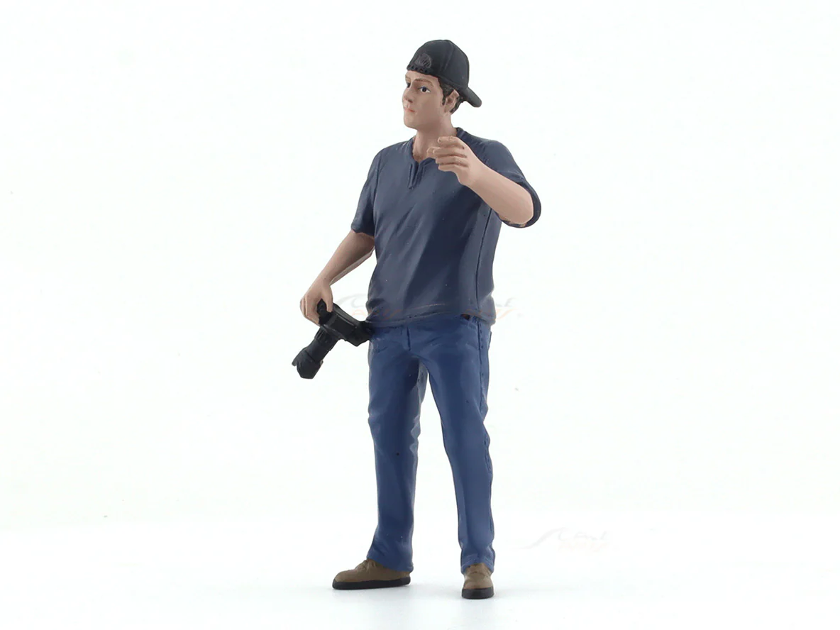 Weekend Car Show figure V 1:18 American Diorama Figure for scale models - Image 2