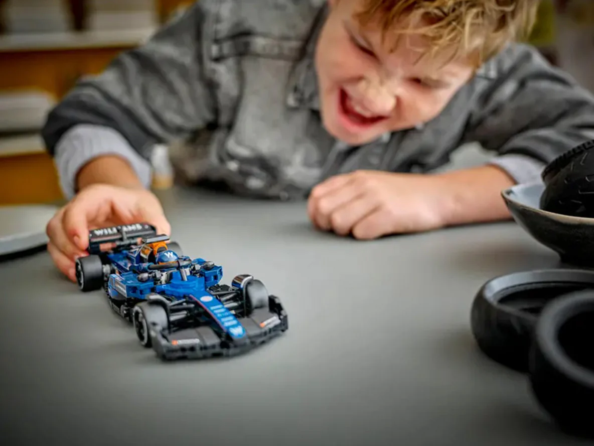 Williams Racing FW46 F1 Race Car : LEGO set - Image 7